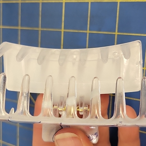 Labubu Character 3.5" Hair Clip Claw New - Picture 2 of 4